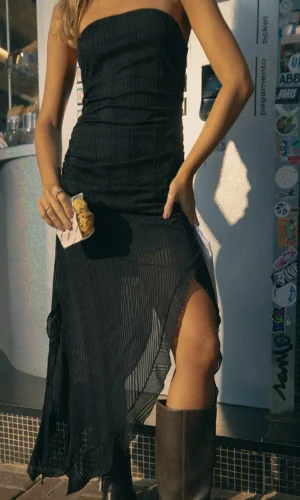 Vestido Tomara que Caia Babados laise